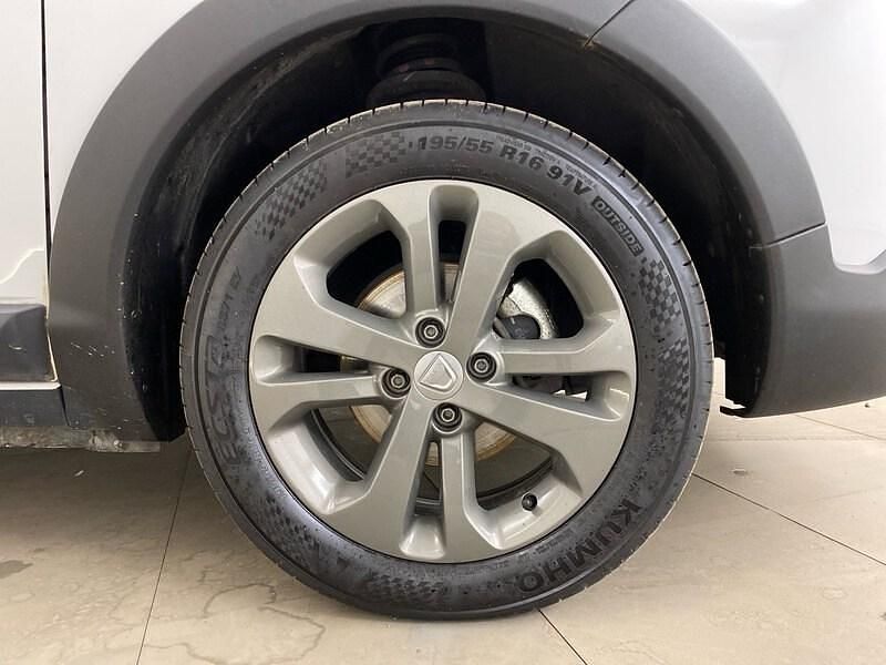 Usado Dacia Dokker Stepway 75 CV (55 kW) 2017 Blanco Monovolumen