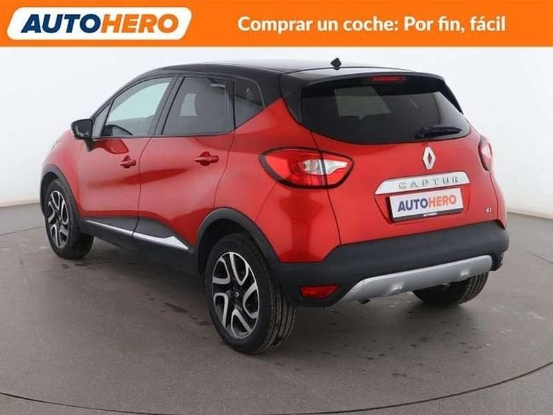 Usado Renault Captur XMOD 90 CV (66 kW) 2016 Rojo SUV