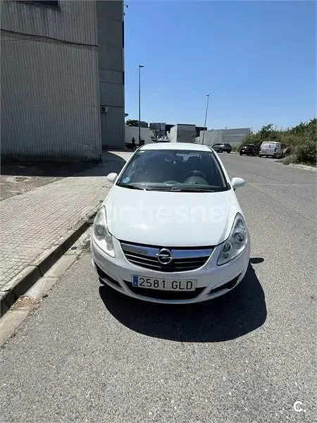 Usado Opel Corsa Cosmo 80 CV (58 kW) 2009 Blanco Utilitario