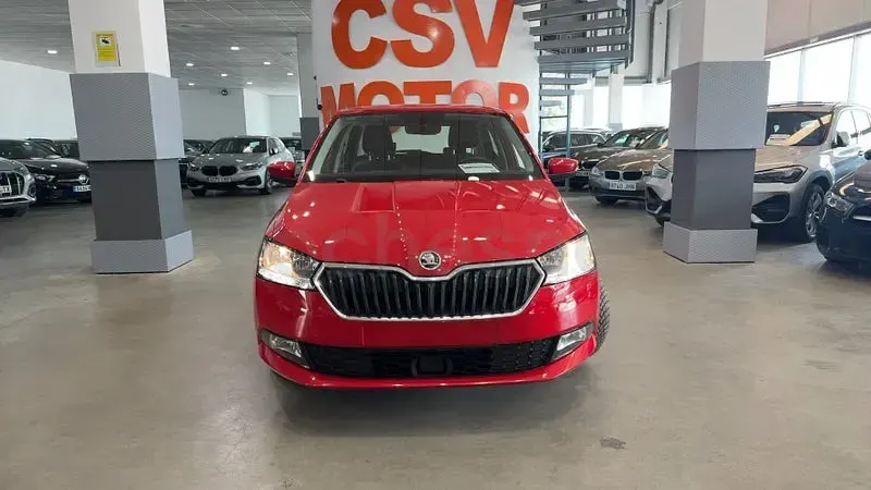 Usado Skoda Fabia Ambition 95 CV (69 kW) 2020 Rojo Utilitario