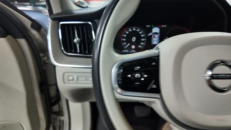 Usado Volvo XC60 Inscription 390 CV (286 kW) 2019 Beige SUV