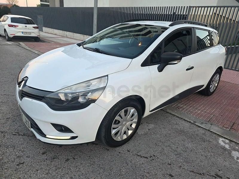 Usado Renault Clio GrandTour LIMITED 75 CV (55 kW) 2015 Blanco Familiar