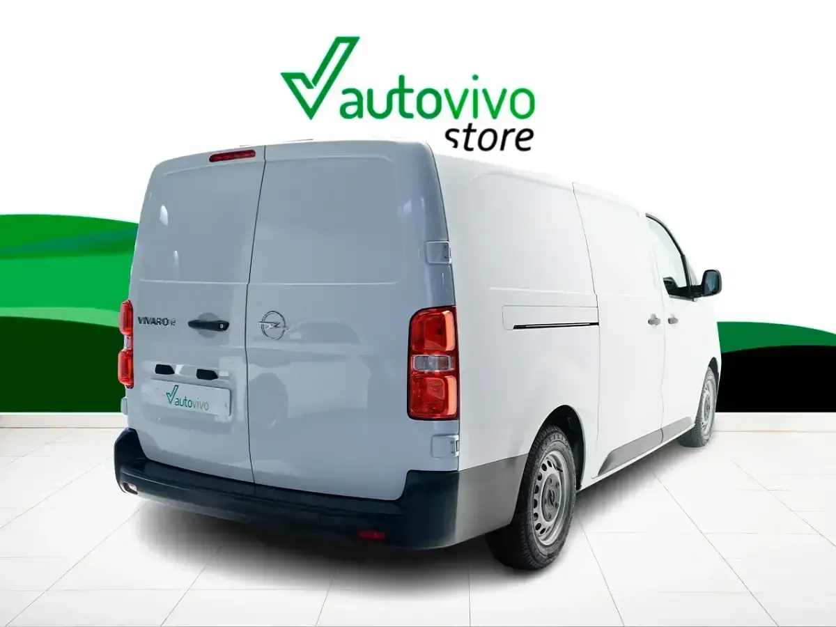 Usado Opel Vivaro 136 CV (100 kW) 2024 Blanco Monovolumen
