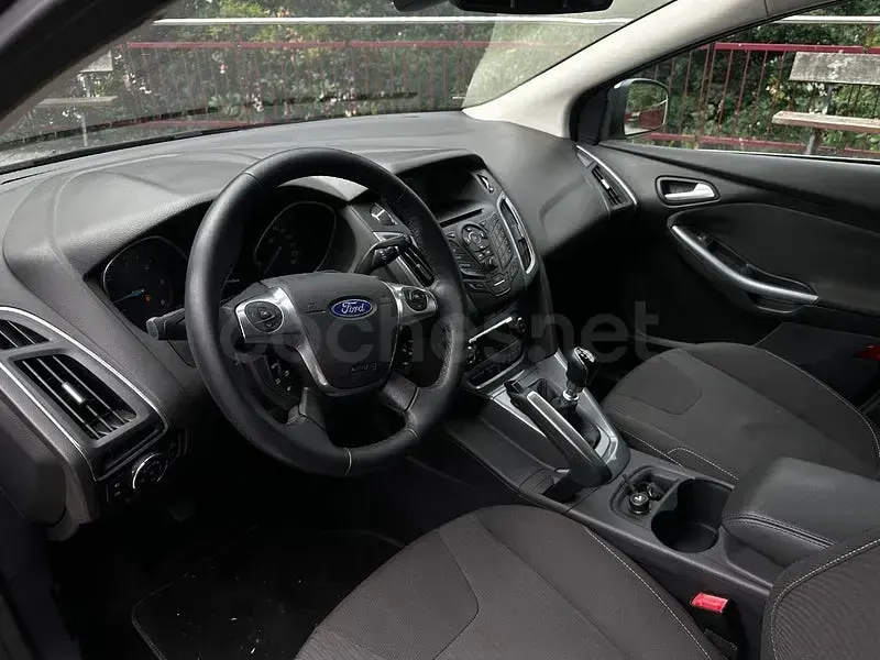 Usado Ford Focus Titanium 115 CV (84 kW) 2012 Gris / plata Berlina