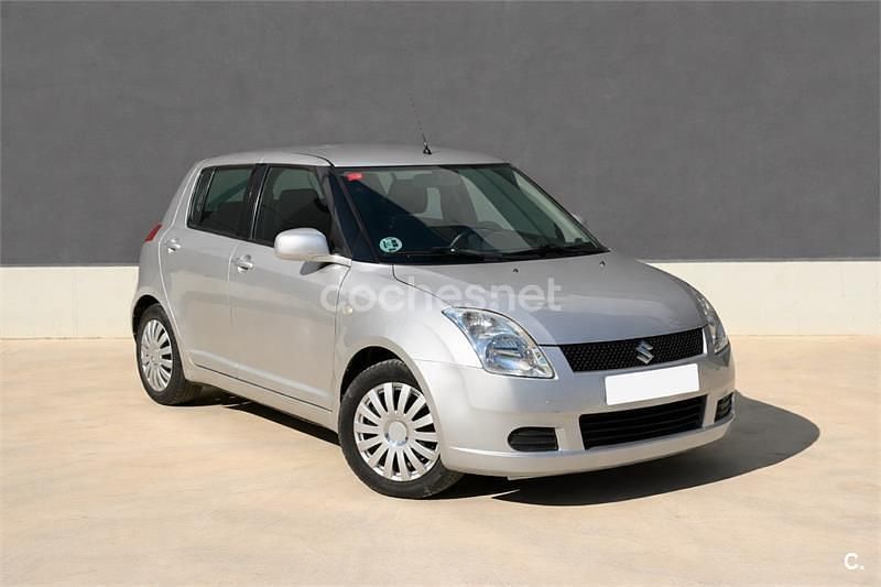 Usado Suzuki Swift GL 92 CV (67 kW) 2007 Gris / plata Utilitario