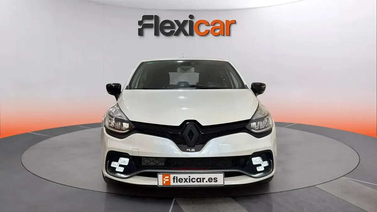 Usado Renault Clio IV Trophy 220 CV (161 kW) 2018 Blanco Berlina