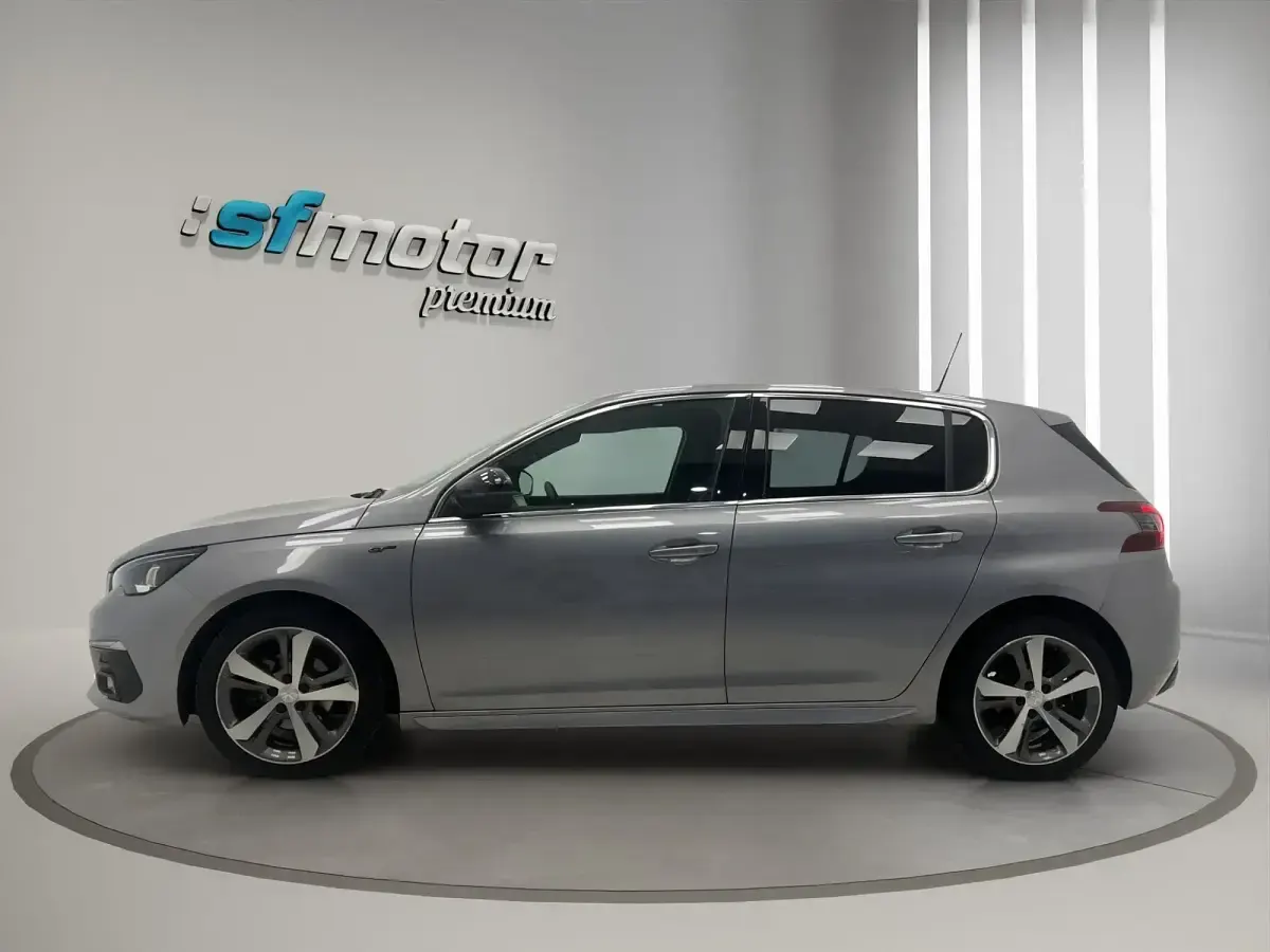 Usado Peugeot 308 Active 131 CV (96 kW) 2020 Gris Utilitario