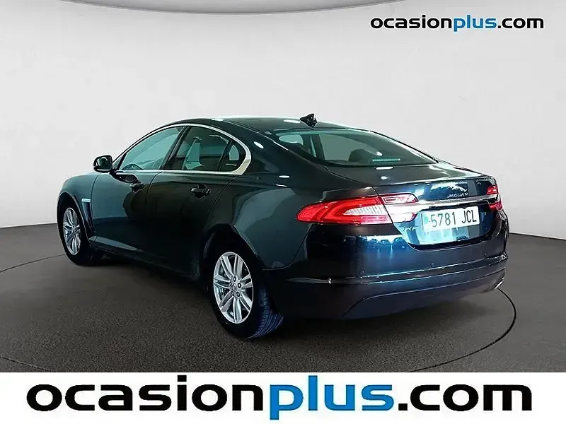 Usado Jaguar XF Luxury 200 CV (147 kW) 2015 Gris Berlina