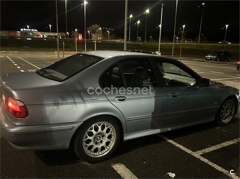 Usado BMW 530 193 CV (141 kW) 2004 Gris / plata Berlina