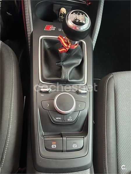 Usado Audi Q2 Design 116 CV (85 kW) 2018 Gris / plata SUV