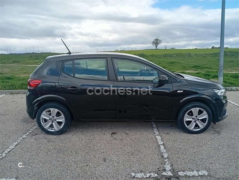 Usado Dacia Sandero Comfort 101 CV (74 kW) 2022 Negro Berlina