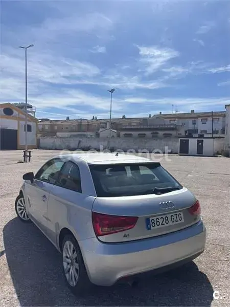 Usado Audi A1 Attraction 105 CV (77 kW) 2010 Gris / plata Utilitario