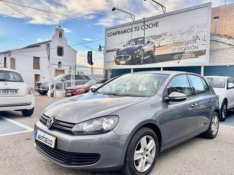 Gris / plata Usado 2011 VW Golf Advance Berlina | 6490 € (Buen precio) - Imagen 1/4