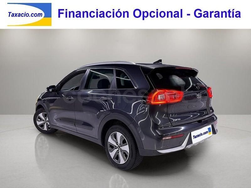 Usado Kia Niro 141 CV (103 kW) 2017 Gris / plata SUV