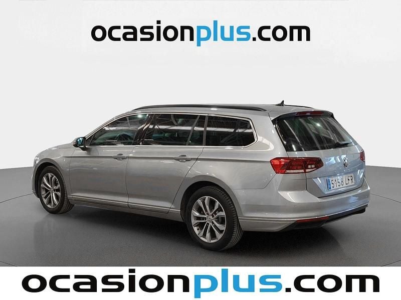Usado VW Passat Executive 150 CV (110 kW) 2020 Gris plata Familiar