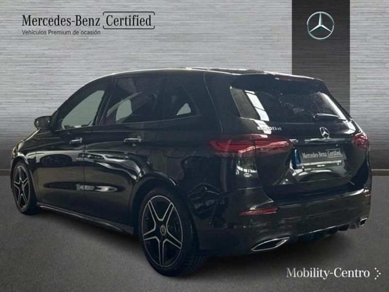 Nuevo Mercedes B200 150 CV (110 kW) 2025 Negro noche Monovolumen