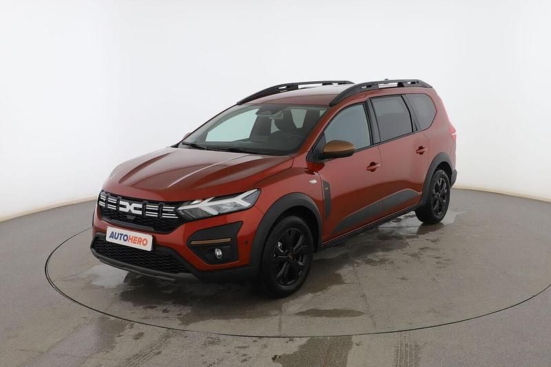 Rojo Usado 2025 Dacia Jogger Extreme Monovolumen | 25.299 € (Precio justo) - Imagen 1/3