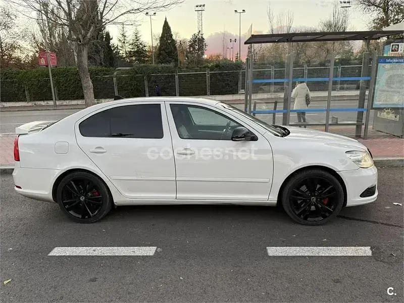 Usado Skoda Octavia RS 170 CV (125 kW) 2010 Blanco Berlina