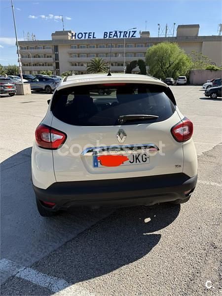 Usado Renault Captur Intens 90 CV (66 kW) 2015 Amarillo SUV