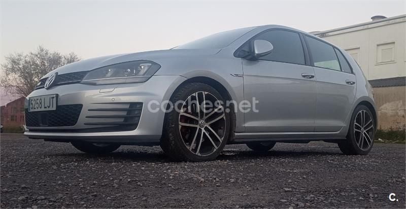 Gris / plata Usado 2015 VW Golf VII GTD Berlina | 13.500 € (Super precio) - Imagen 1/4