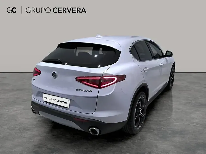 Usado Alfa Romeo Stelvio Executive 210 CV (154 kW) 2019 Blanco SUV