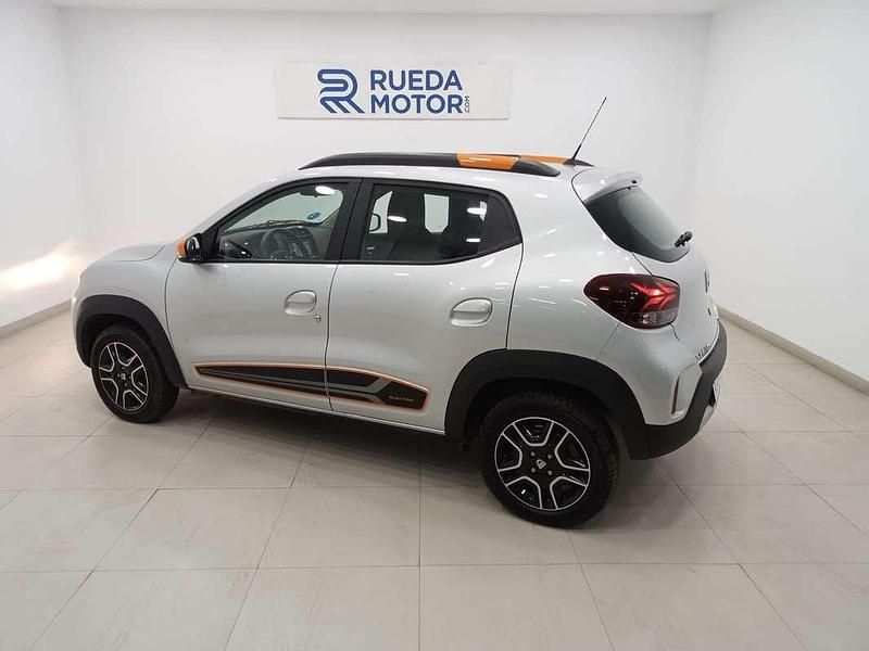 Usado Dacia Spring Comfort 33 kW (45 CV) 2022 Plateado Utilitario
