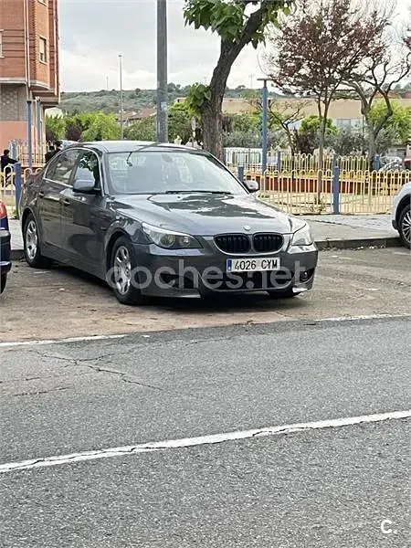 Usado BMW 520 170 CV (125 kW) 2003 Gris / plata Berlina