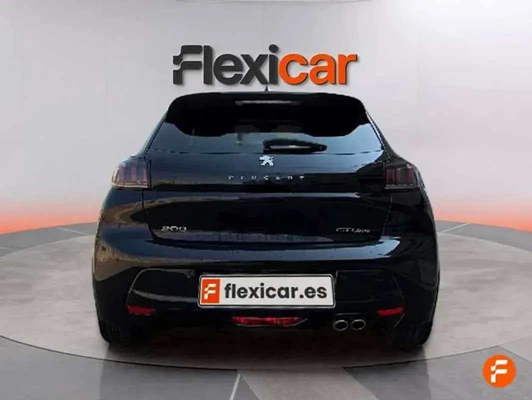 Usado Peugeot 208 GT 131 CV (96 kW) 2021 Negro Utilitario