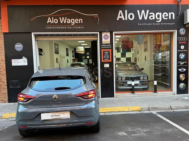 Usado Renault Clio V Intens 90 CV (66 kW) 2021 Gris / plata Berlina