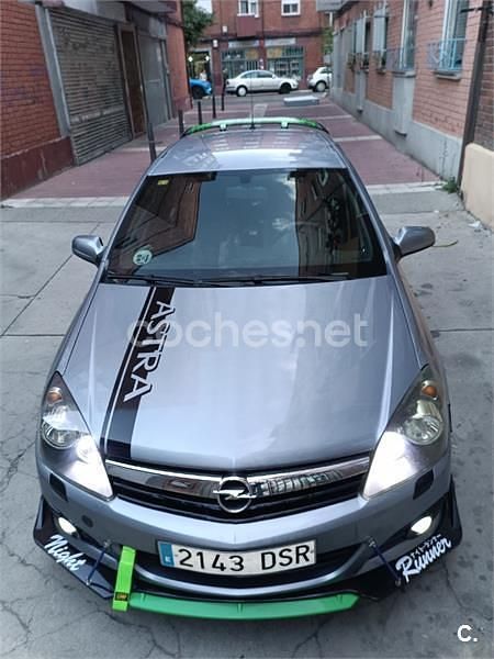 Usado Opel Astra GTC Sport 105 CV (77 kW) 2005 Gris / plata Berlina