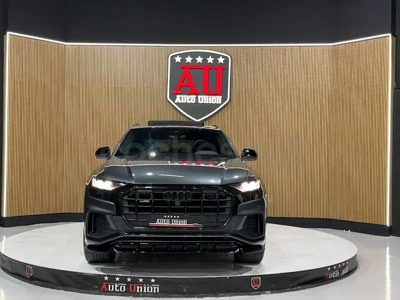 Usado Audi Q8 S-Line 286 CV (210 kW) 2018 Gris / plata SUV