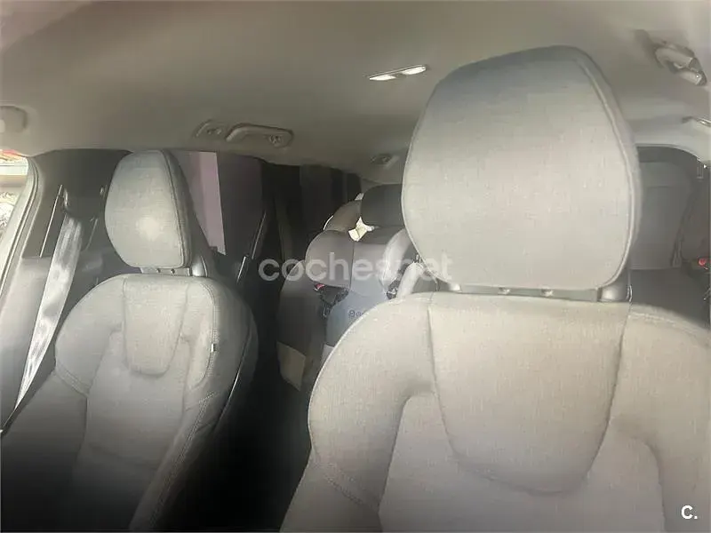 Usado Volvo XC60 Momentum 197 CV (144 kW) 2021 Negro SUV