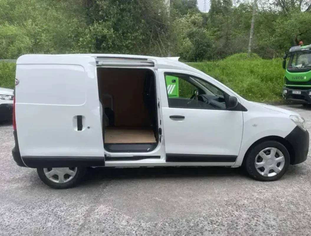 Usado Dacia Dokker Essentiel 90 CV (66 kW) 2018 Monovolumen