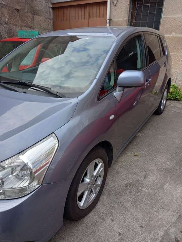 Usado Toyota Auris Active 90 CV (66 kW) 2010 Azul Utilitario