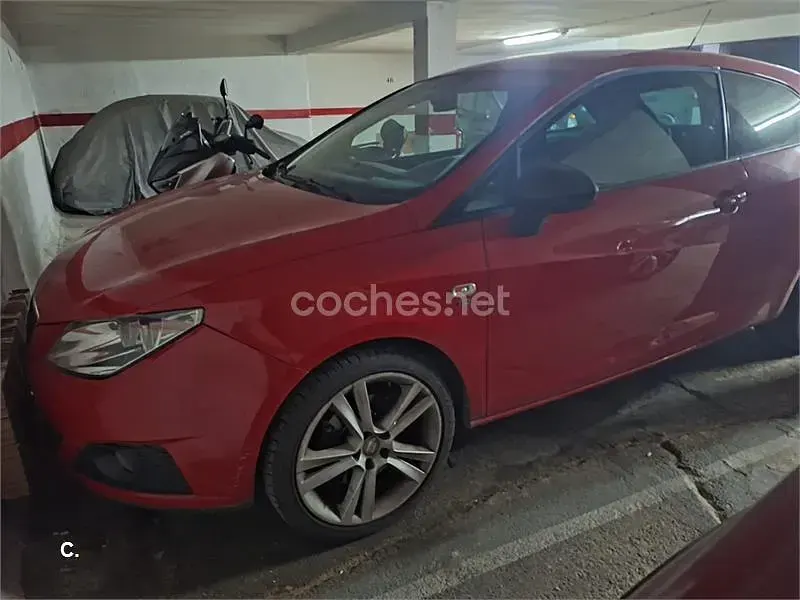 Usado Seat Ibiza SC Style 105 CV (77 kW) 2010 Rojo Utilitario