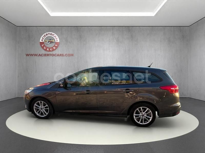 Usado Ford Focus Trend 126 CV (92 kW) 2016 Gris / plata Familiar