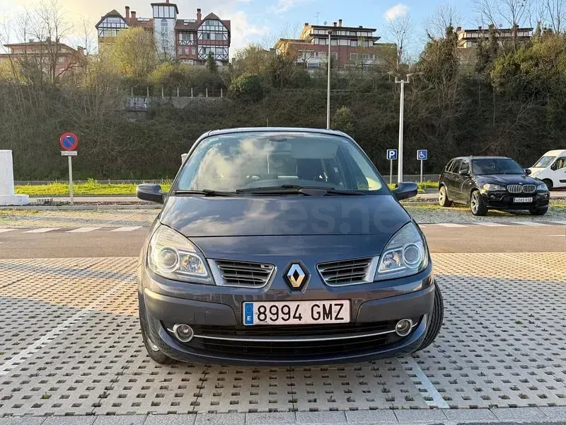 Usado Renault Scénic III Dynamique 105 CV (77 kW) 2009 Negro Monovolumen