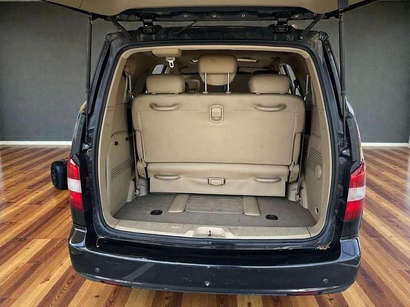 Usado Ssangyong (KGM) Rodius Limited 165 CV (121 kW) 2007 Negro Monovolumen