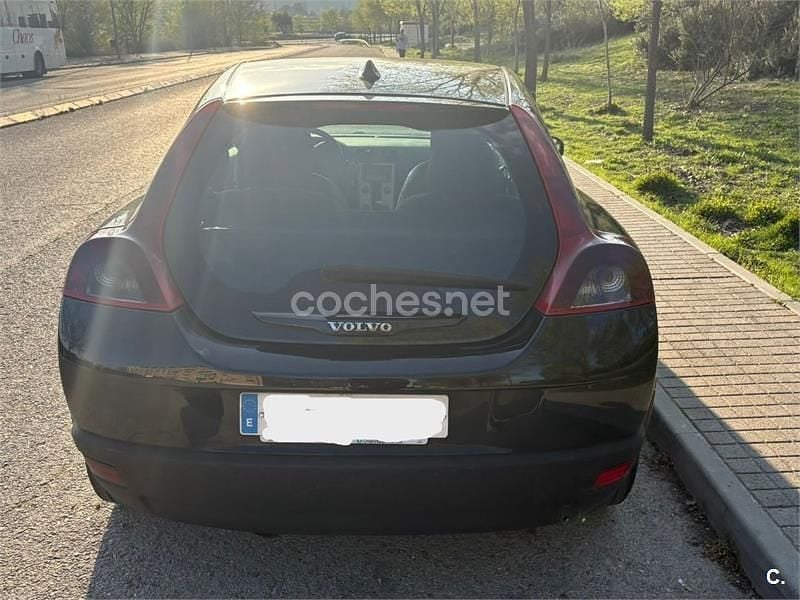 Usado Volvo C30 Momentum 136 CV (100 kW) 2007 Negro Utilitario