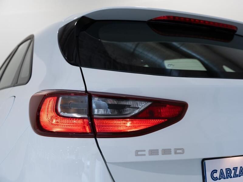 Usado Kia Ceed 100 CV (73 kW) 2024 Otro Utilitario