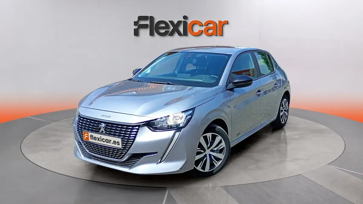 Usado Peugeot 208 Active 101 CV (74 kW) 2023 Gris Utilitario