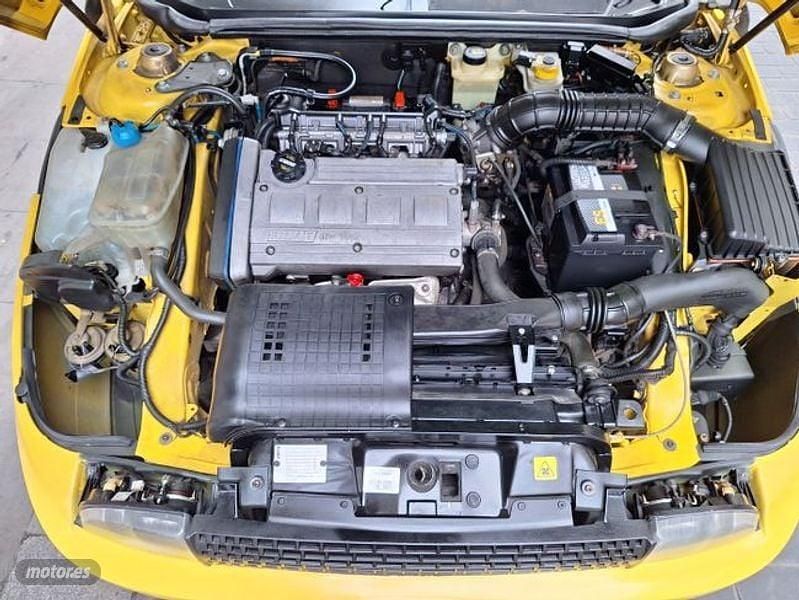 Usado Fiat Coupé 132 CV (97 kW) 2000 Amarillo Coupe