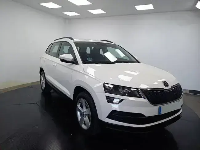 Usado Skoda Karoq Ambition 150 CV (110 kW) 2020 Blanco SUV