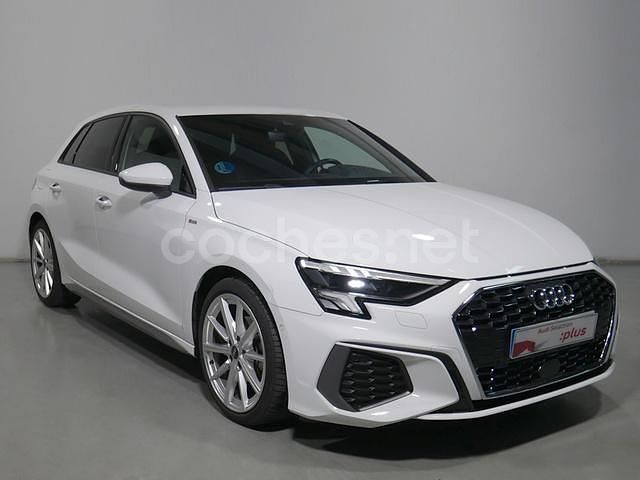 Blanco Usado 2023 Audi A3 Sportback e-tron Ambiente Berlina | 32.900 € (Un poco caro) - Imagen 1/4