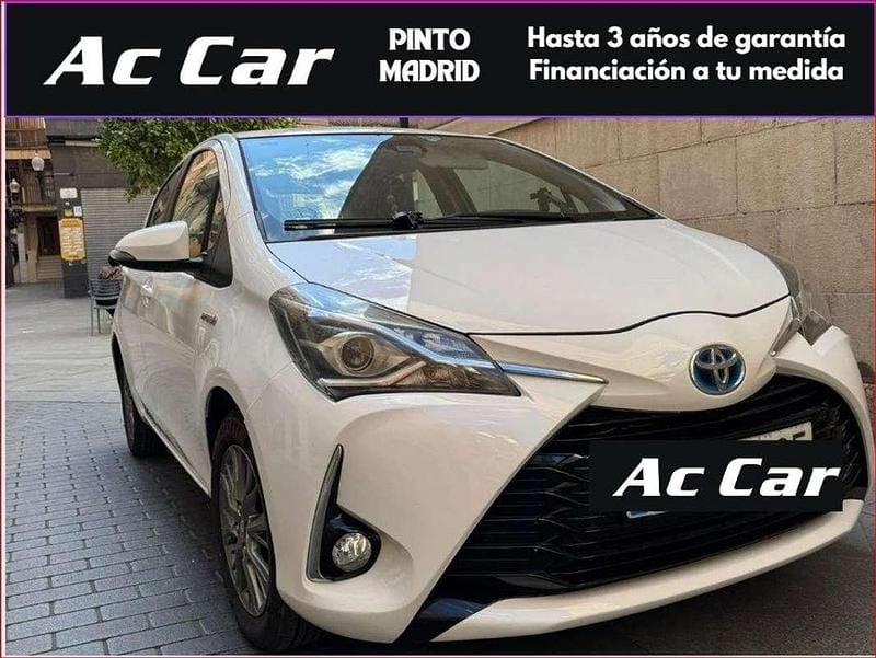 Blanco Usado 2019 Toyota Yaris Hybrid Active Utilitario | 9990 € (Super precio) - Imagen 1/4