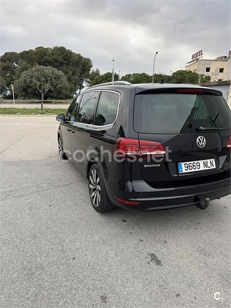 Usado VW Sharan Advance 177 CV (130 kW) 2015 Negro Monovolumen