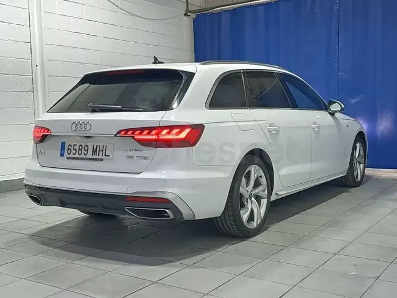 Usado Audi A4 S-Line 150 CV (110 kW) 2023 Blanco Familiar
