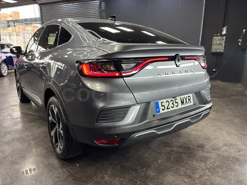 Usado Renault Arkana Techno 140 CV (102 kW) 2025 Gris / plata SUV