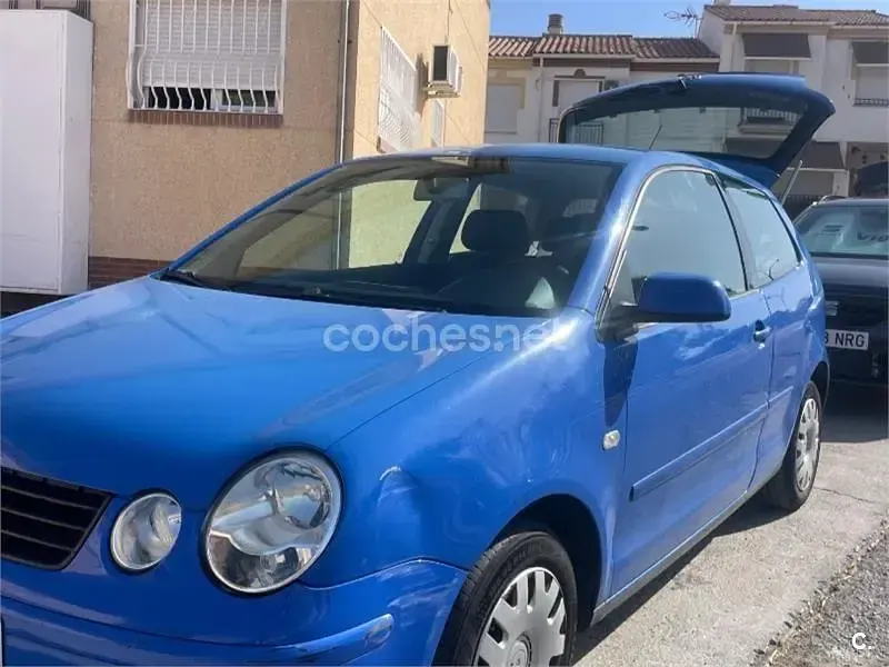Usado VW Polo Conceptline 65 CV (47 kW) 2002 Azul Utilitario