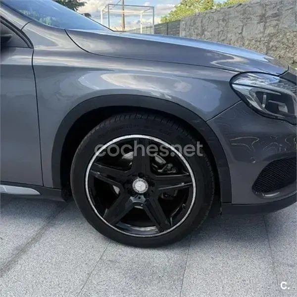 Usado Mercedes GLA220 AMG line 170 CV (125 kW) 2015 Gris / plata SUV